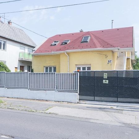 Hi-Bp Garden City Batsanyi Tiny House Near The City Train With Free Parking Boedapest Buitenkant foto